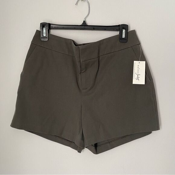 Maison Jules Women’s Flat Front Shorts Urban Olive size 8 - Picture 1 of 3